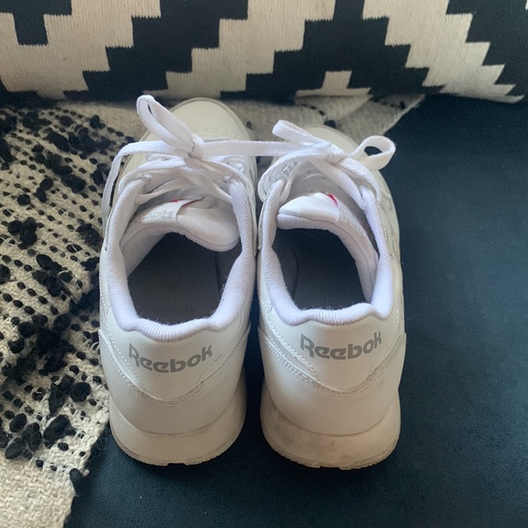 Classic Reebok size 8 - Picture 3 of 4